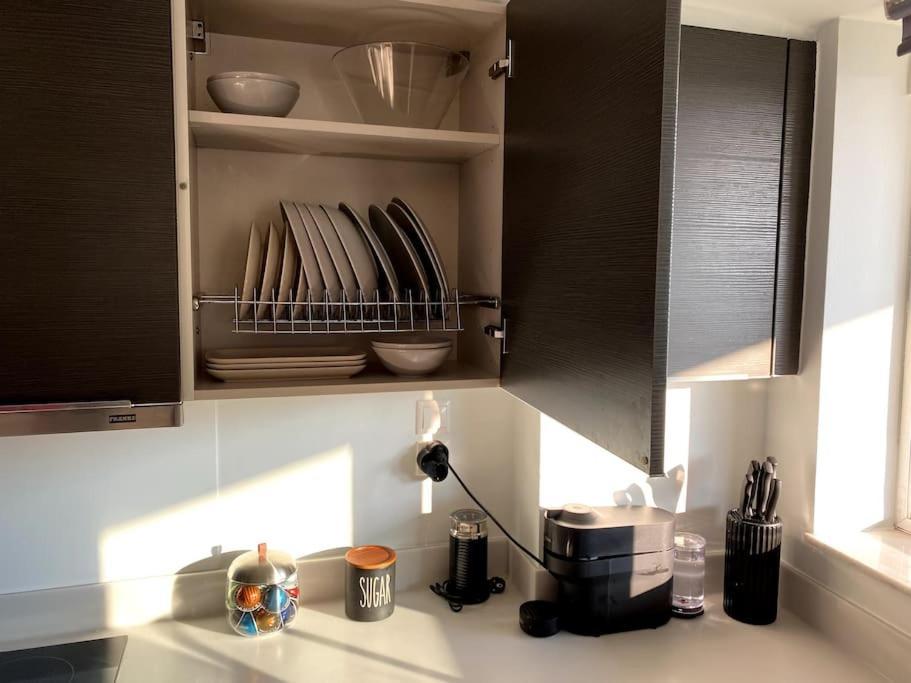 Spacious And Sunkissed 3Br & 2 Bathrooms Apartment Athens Exterior photo