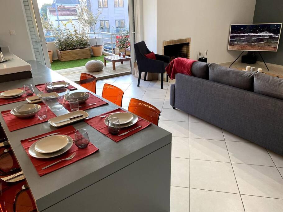 Spacious And Sunkissed 3Br & 2 Bathrooms Apartment Athens Exterior photo
